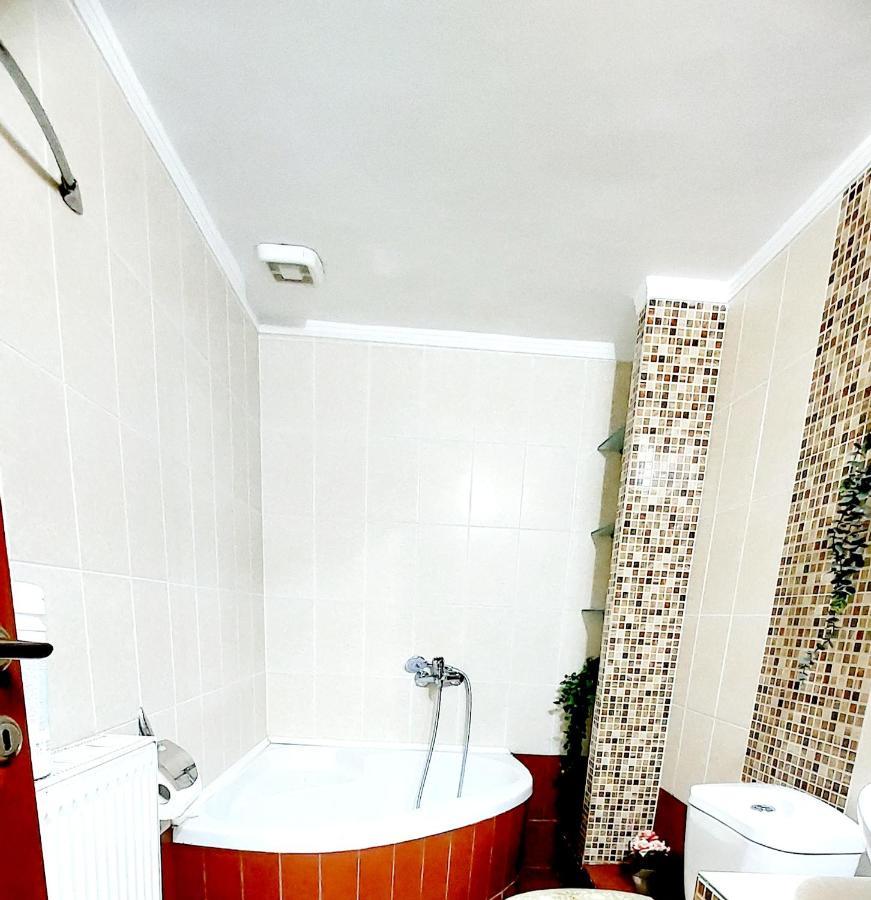 "Home Sweet Home" 3 Bedrooms Big House 110M Free Indoor Parking! Tesalónica Exterior foto